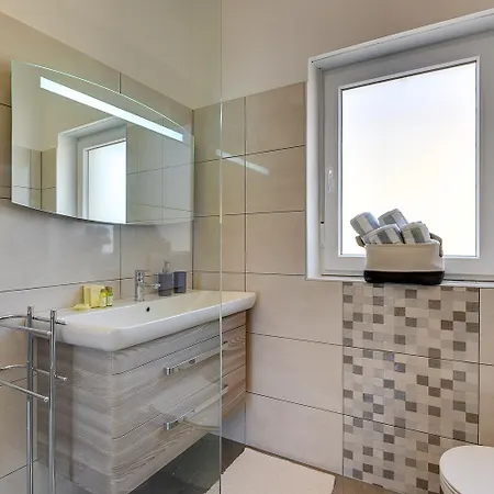 Mit Privatem Pool, Wlan, Klima, Sonnenterrasse Und Grill * Vodnjan